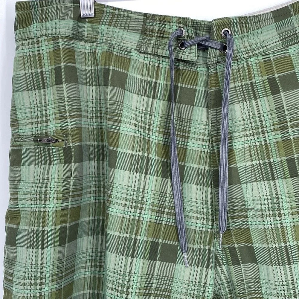 Patagonia Wavefarer Green Plaid‎ Board Shorts Swim Trunks